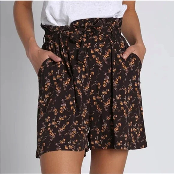 Jachs Girlfriend Floral Paper Bag High Waist Pull On Culotte Shorts NWT - Picture 1 of 16